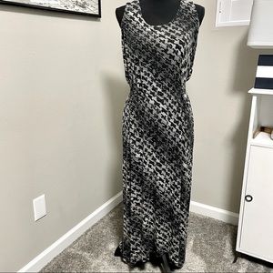 Tank top print dress by Daisy Fuentes size medium